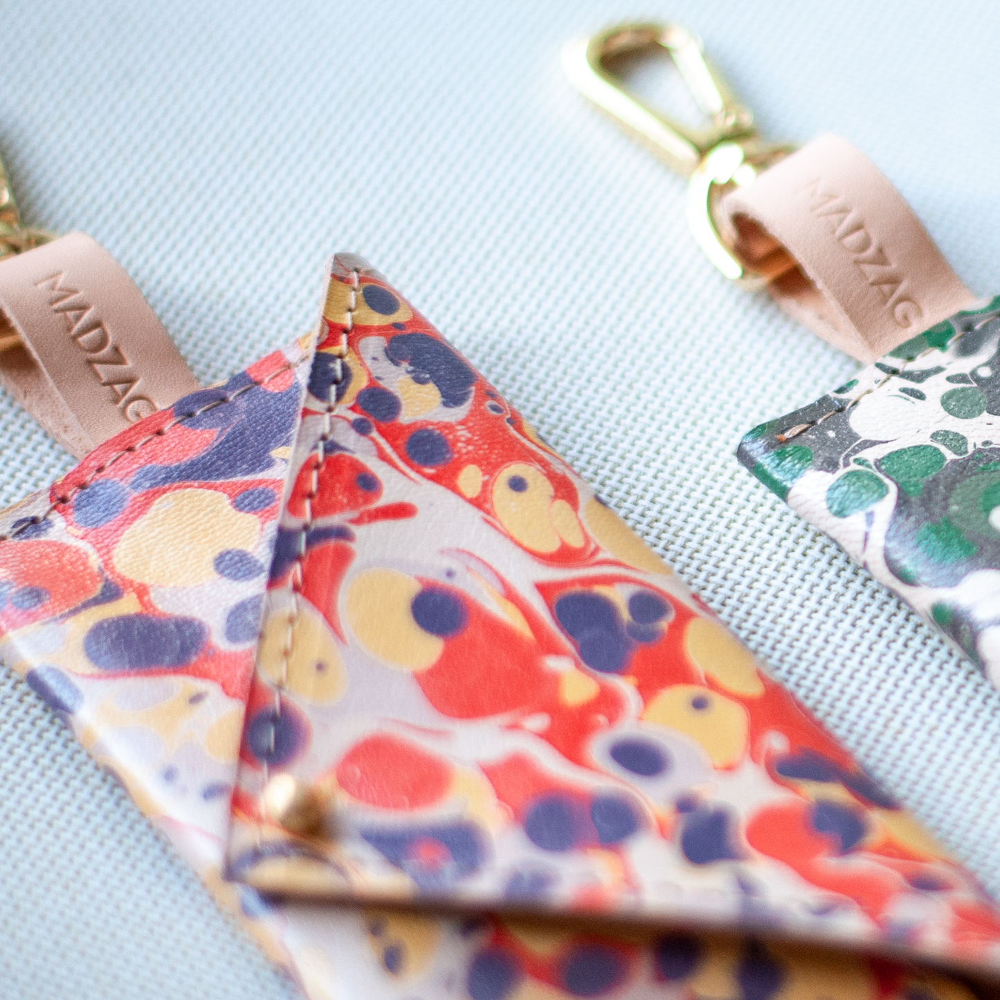 Márványos Zacskótartó