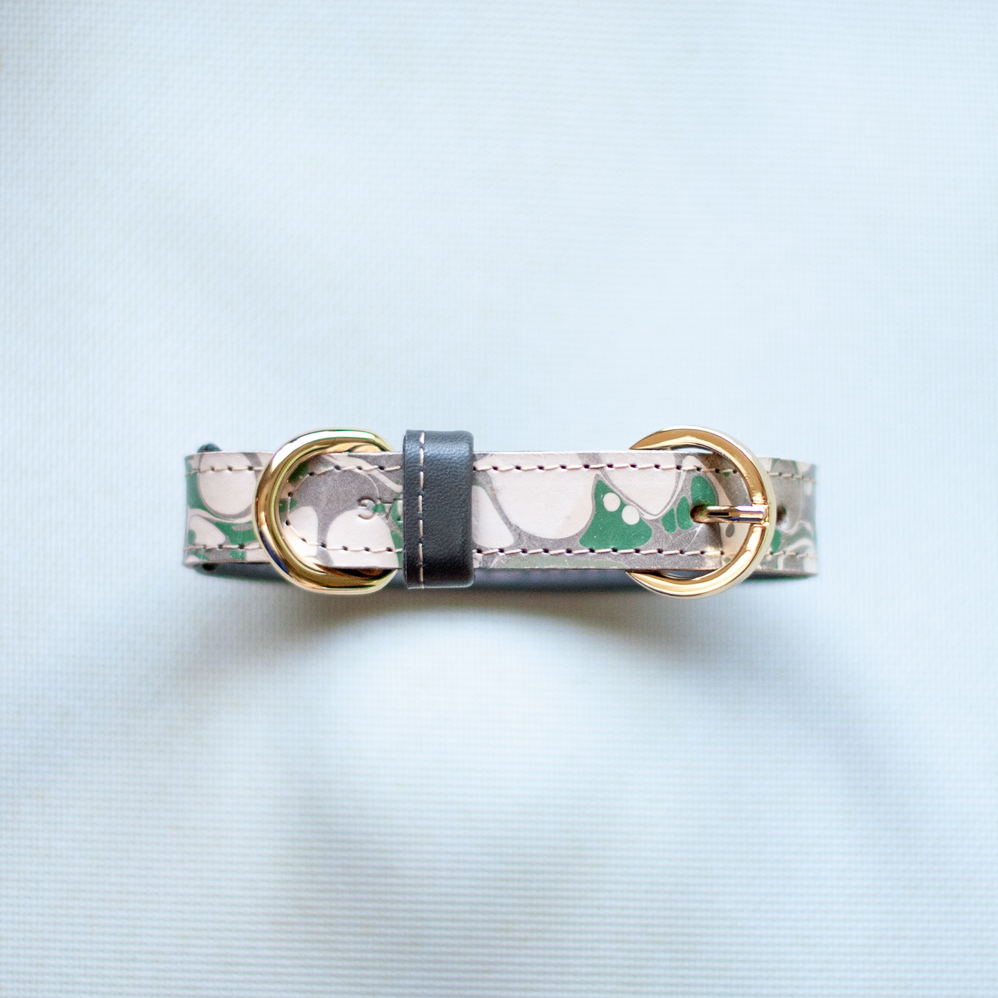 Márványos nyakörv