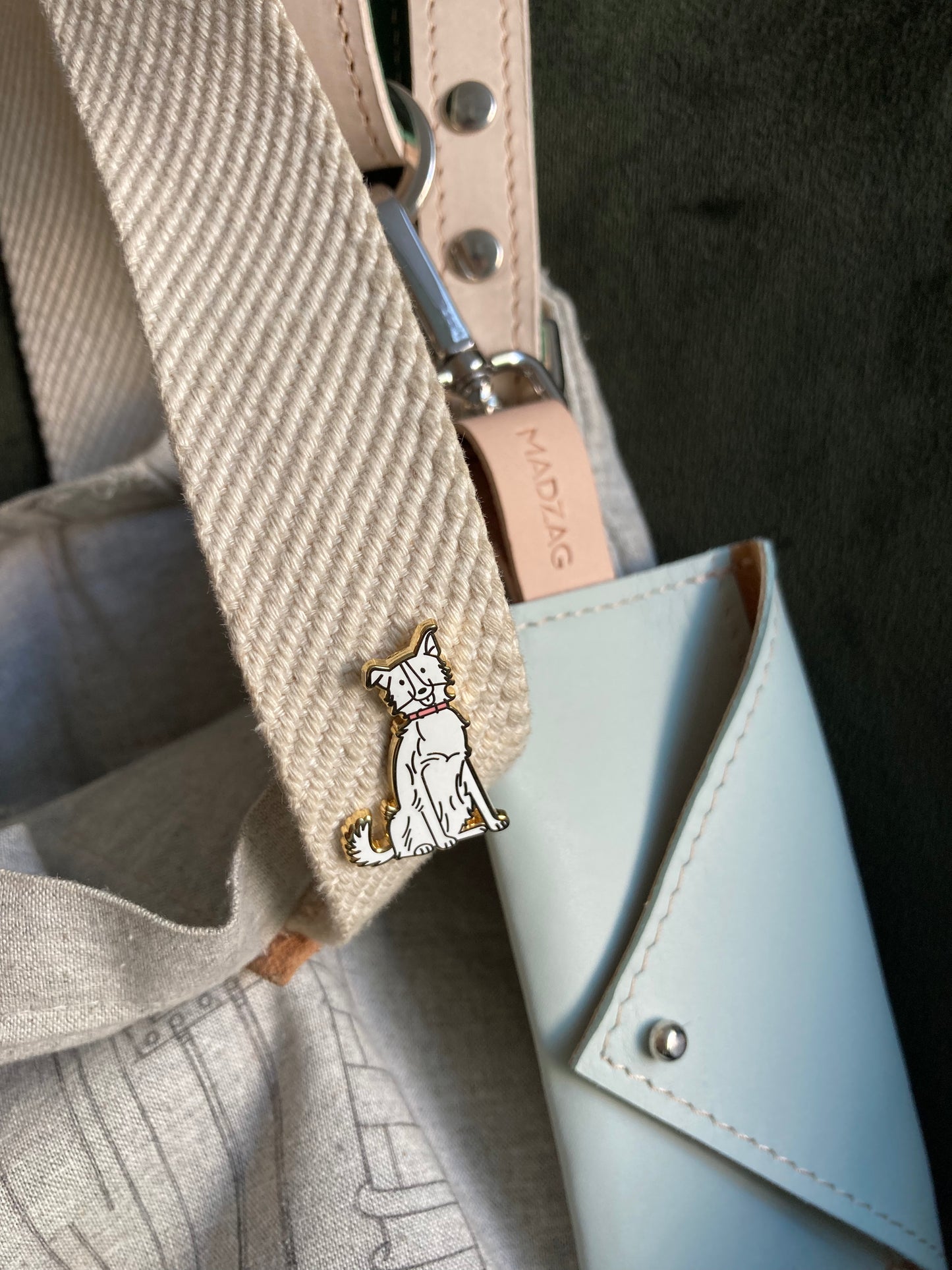 Madzag X Olovka Enamel Pin Collection